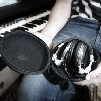 UDG Creator Headphone Case Small Black-1